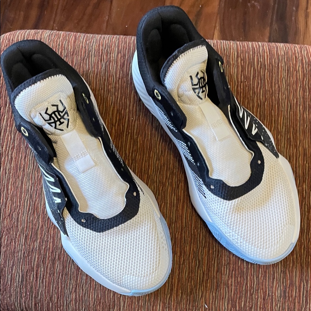 Adidas D. O. N. Issue #1 Men's Basketball Shoes. No Laces. NWOT. Size 10.
